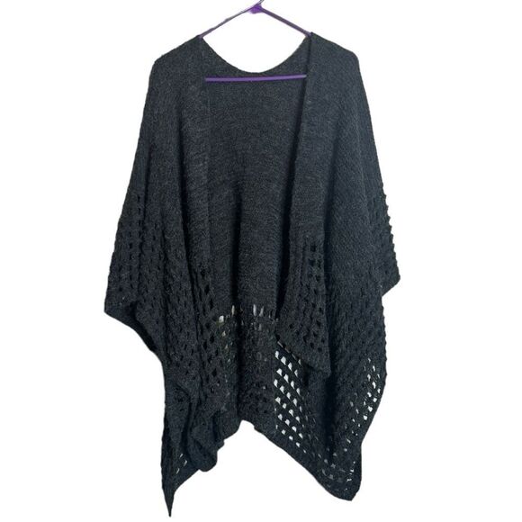 Do Everything In Love Taille Unique Gray Poncho size OS - Picture 1 of 5